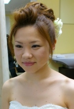 ポンパ前髪花嫁ヘアー