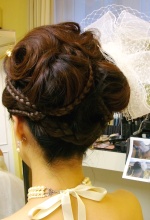 お団子シニヨンヘアー