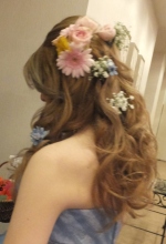 生花ダウンヘアスタイル