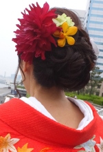 色内掛け合う髪型