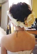 ショートヘアー髪飾り華やかブライダルヘアー